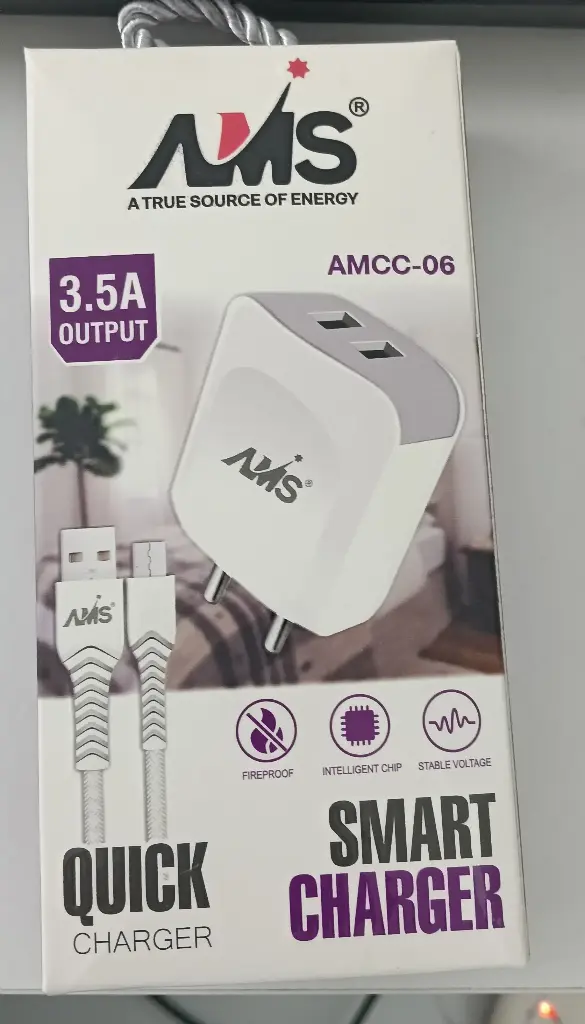 3.5A OUTPUT SMART CHARGER